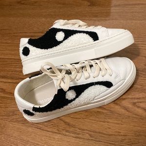 COPY - Soludos leather sneakers yin yang ☯️